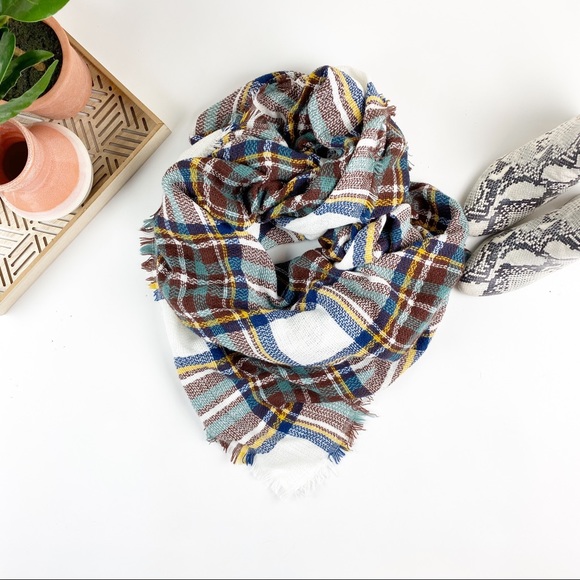 Accessories - Plaid Blanket Scarf